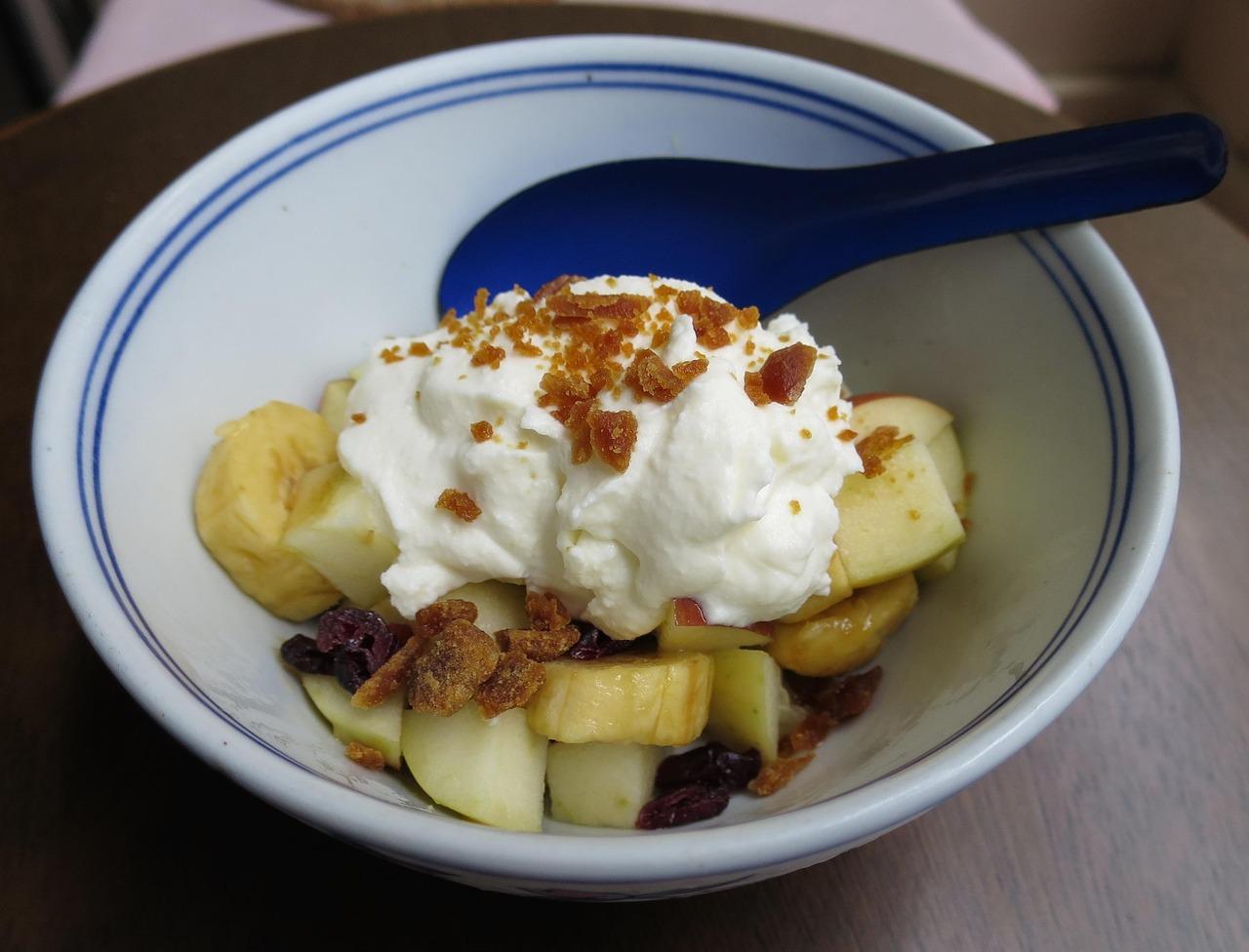 Starting Solids: How (and When) to Safely Introduce Yogurt to Your Baby